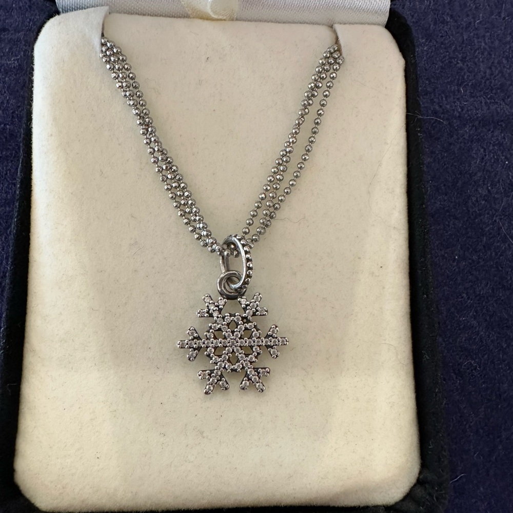 Pandora “Winter Kiss” Silver Swarovski Snowflake Crystal Pendant and Necklace